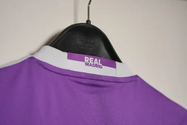 Real Madrid 2016-17 Away Jersey Short Sleeve - Image 2