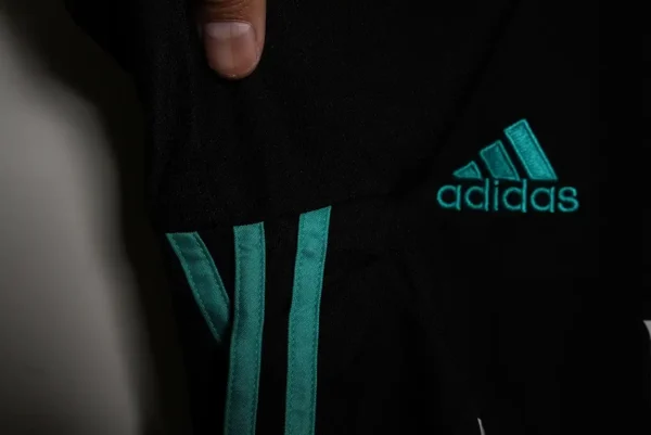 Real Madrid 2017-18 Away Jersey Black - Image 7