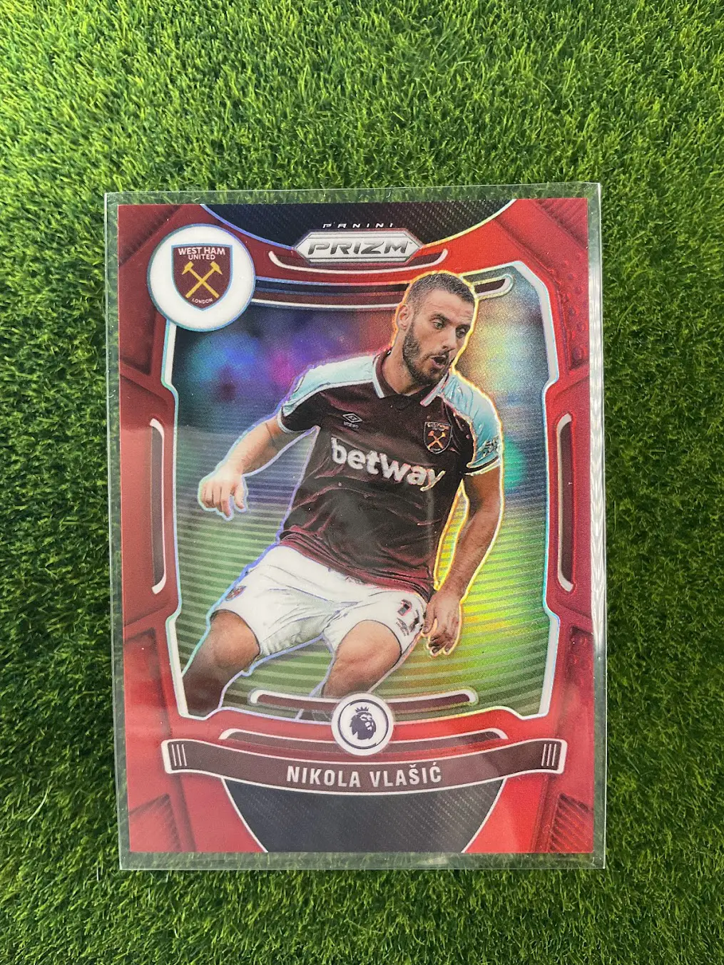 2021-22 Panini Prizm Nikola Vlašić Red Prizm 001/199