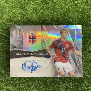 2016-17 Panini Spectra Martin Ødegaard Silver Prizm Auto