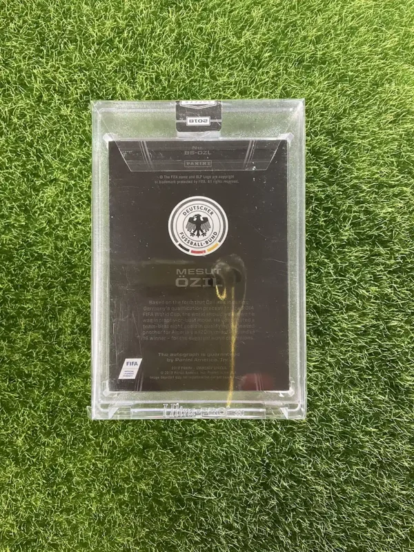 2018 Panini Eminence Soccer Mesut Özil Banner Signatures Auto 07/10 - Image 2