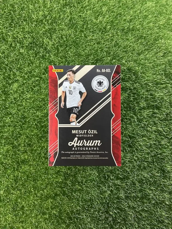 2019-20 Panini Gold Standard Soccer Mesut Özil Aurum Autographs 1/1 - Image 2