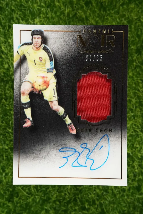 2016-17 Panini Noir Petr Čech Gold Color Patch Auto 04/05