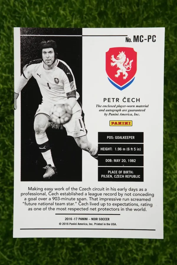 2016-17 Panini Noir Petr Čech Gold Color Patch Auto 04/05 - Image 2
