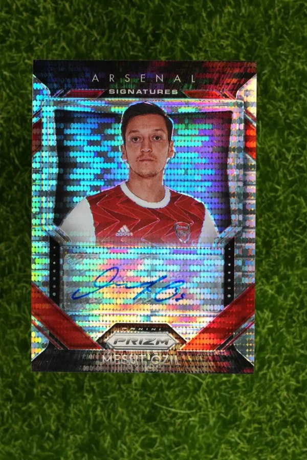2020-21 Panini Prizm Premier League Mesut Özil Arsenal Signatures Mosaic Prizm Auto