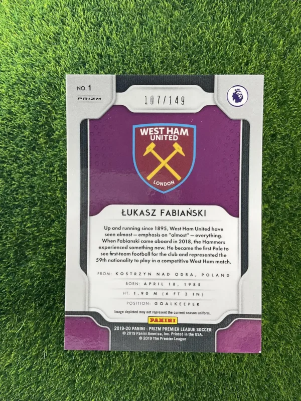 2019-20 Panini Prizm Premier League Łukasz Fabiański Purple Prizm 107/149 - Image 2
