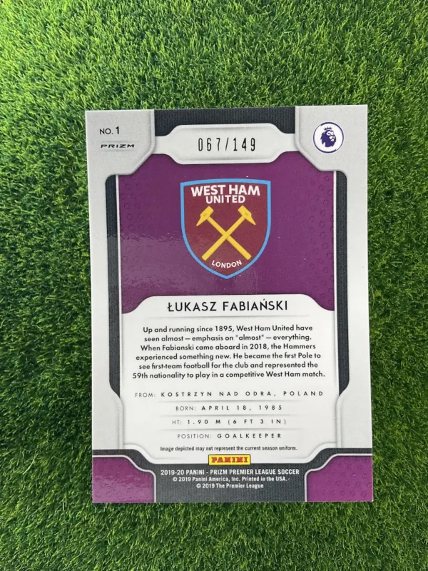 2019-20 Panini Prizm Premier League Łukasz Fabiański Purple Prizm 67/149 - Image 2