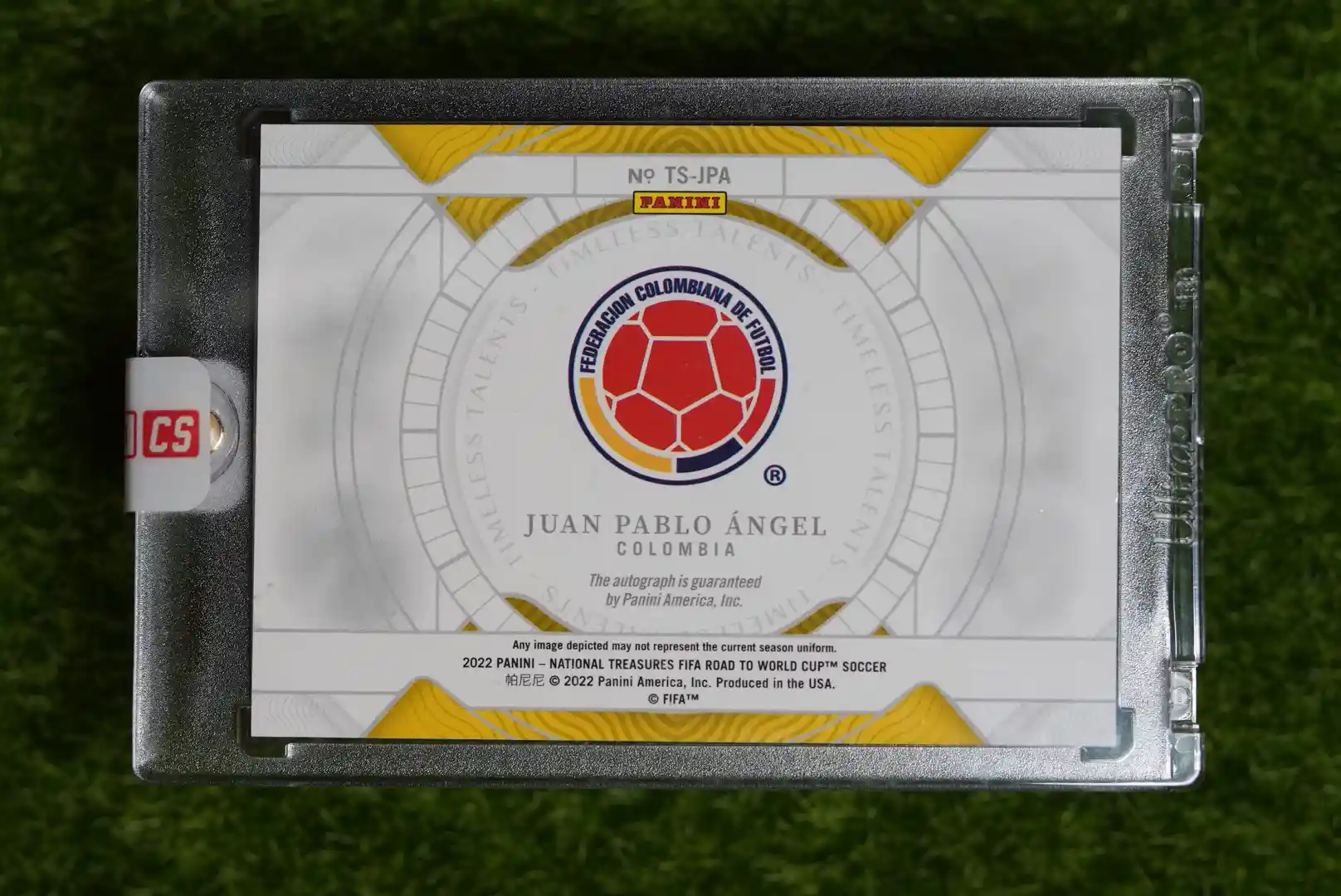 2022 Panini National Treasures Road to World Cup Juan Pablo Ángel Timeless Talents Signatures 33/49 - Image 2