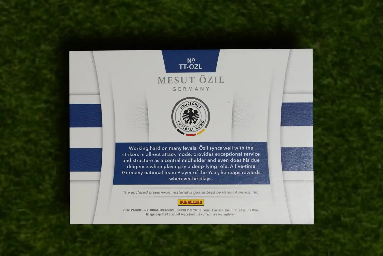 2018 Panini National Treasures Mesut Özil Tremendous Treasures Materials - Image 2