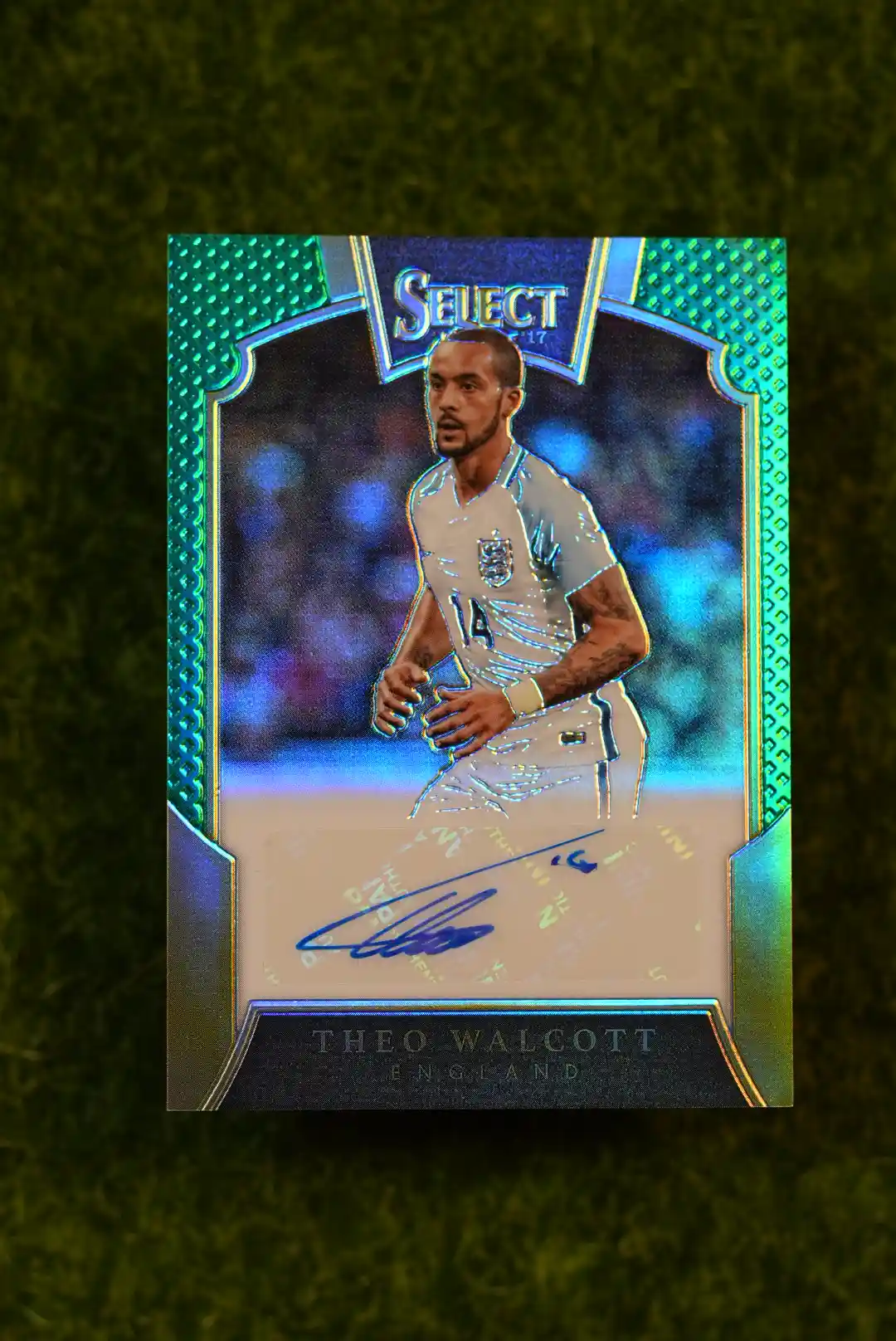 2016-17 Panini Select Theo Walcott Signatures Green Prizm 1/5