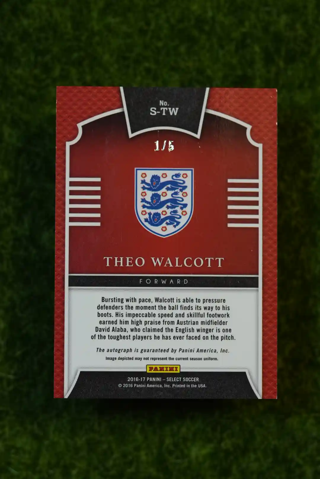 2016-17 Panini Select Theo Walcott Signatures Green Prizm 1/5 - Image 2