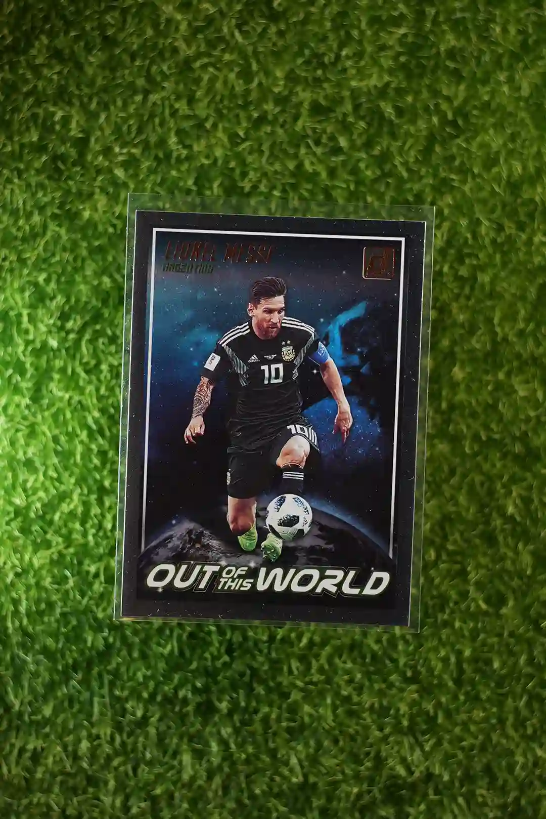 2018-19 Panini Donruss Lionel Messi Out of This World OW-6