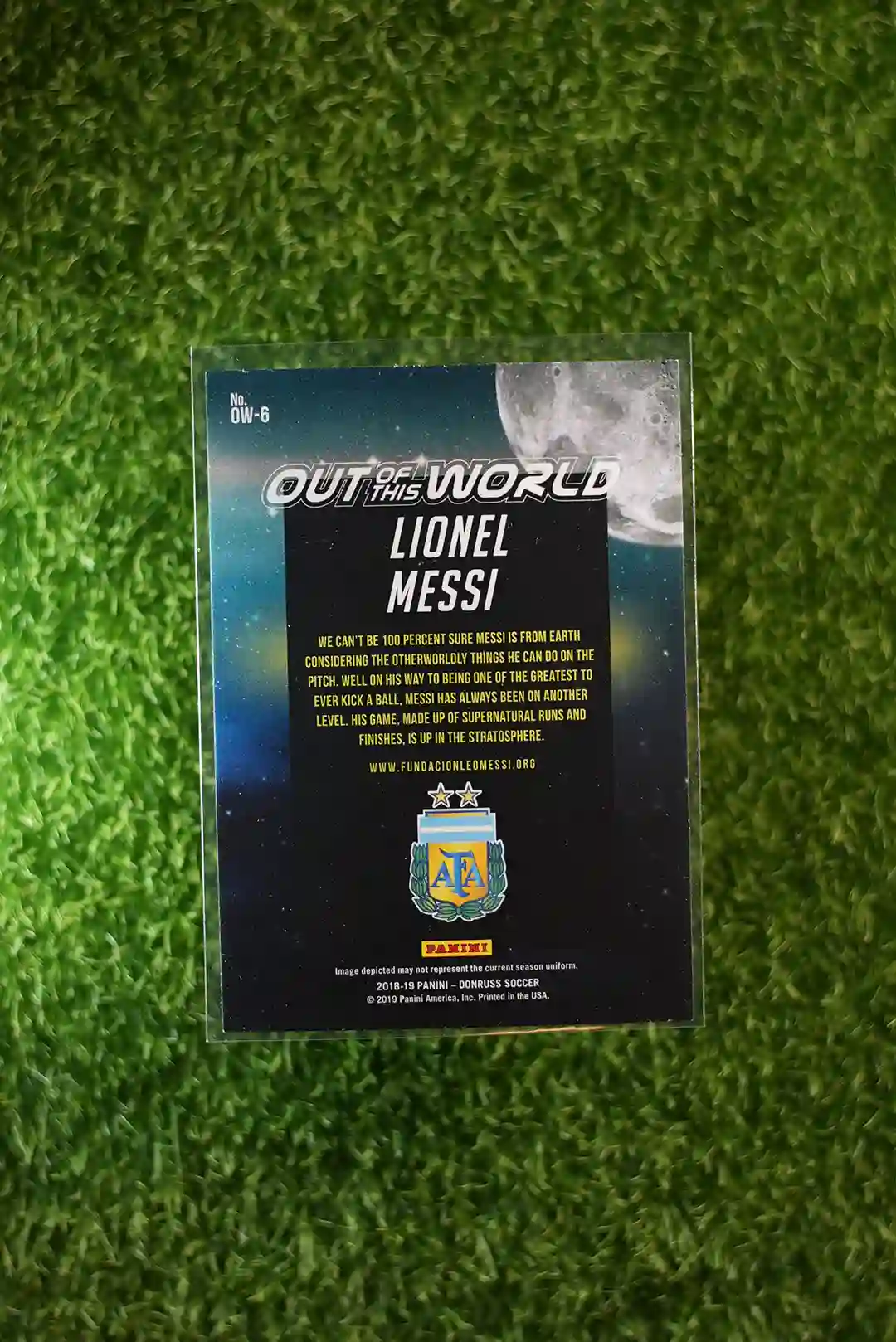2018-19 Panini Donruss Lionel Messi Out of This World OW-6 - Image 2