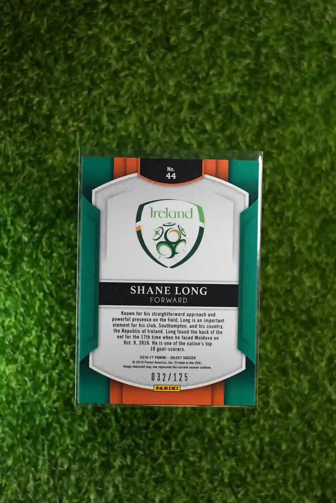 2016-17 Select Soccer Shane Long 032/125 - Image 2